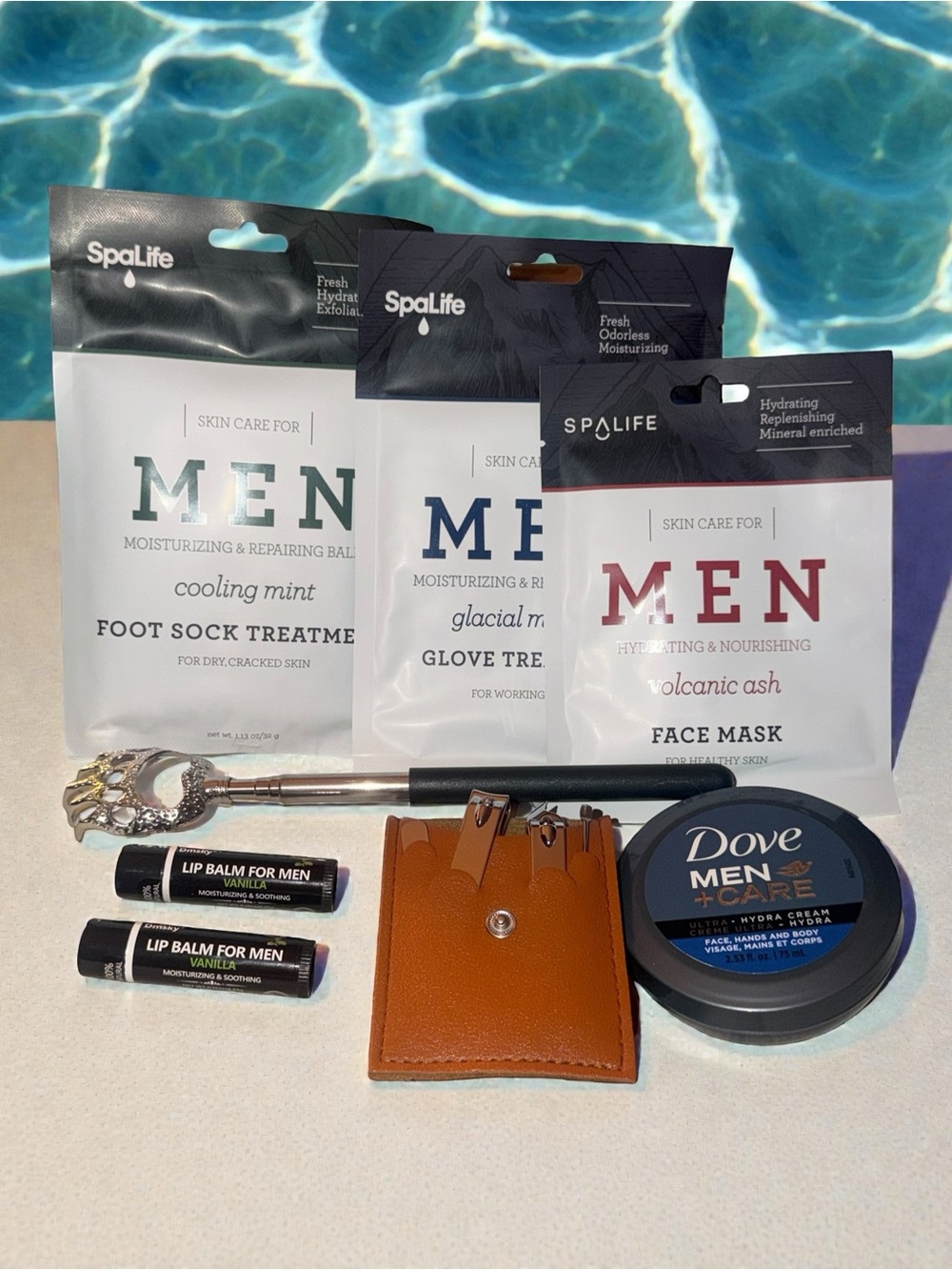 Manscaping Self-Care Gift Set | Man of God Toiletry Bag | Leather Noir Candle - Picture 4 of 14